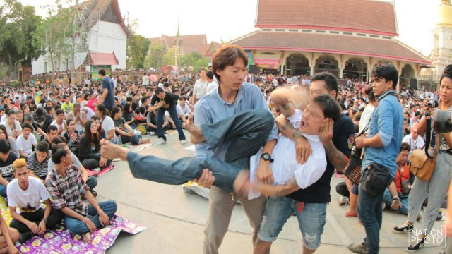 ไหว้ครูหลวงพ่อเปิ่น
ปรากฏการณ์ของขึ้น "วันไหว้ครูหลวงพ่อเปิ่น"