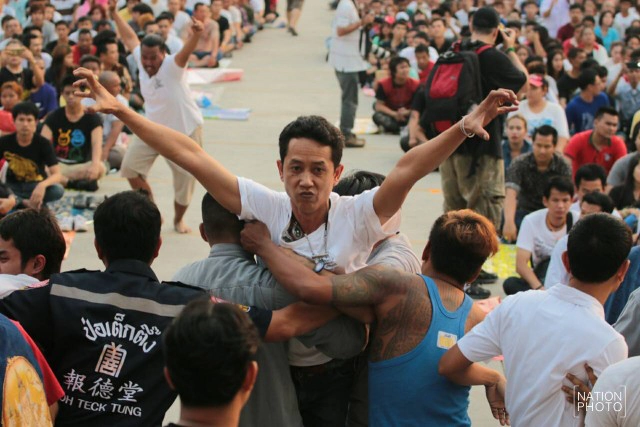 ไหว้ครูหลวงพ่อเปิ่น
ปรากฏการณ์ของขึ้น "วันไหว้ครูหลวงพ่อเปิ่น"