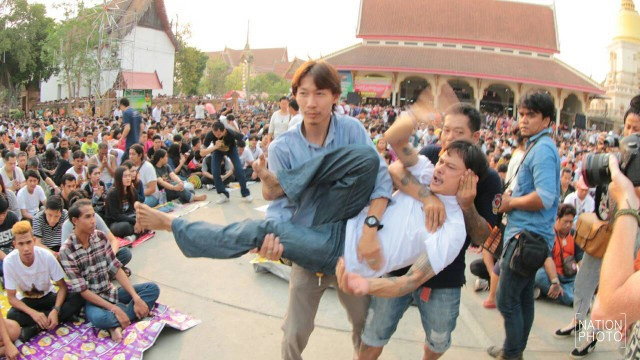 ไหว้ครูหลวงพ่อเปิ่น
ปรากฏการณ์ของขึ้น "วันไหว้ครูหลวงพ่อเปิ่น"