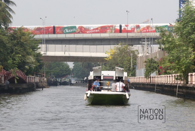 ภาพชุด : ทดสอบการเดินเรือต้นแบบ เตรียมนำมาใช้แทนเรือแบบเดิม ในคลองภาษีเจริญ