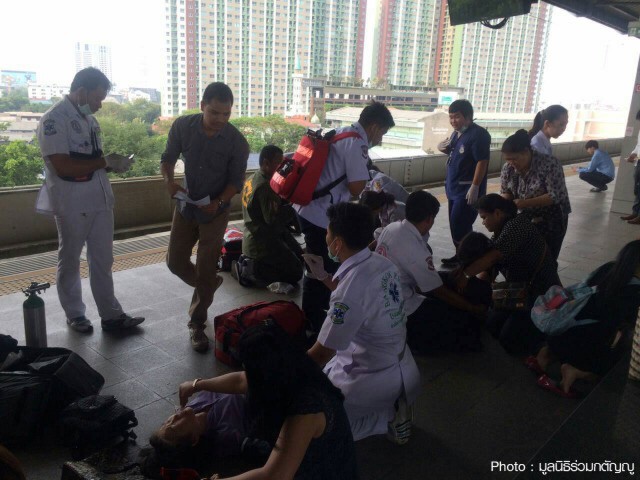 ผู้โดยสารเป็นลม อากาศไม่ถ่ายเท ระบบไฟฟ้าแอร์พอร์ตลิงก์ ขัดข้อง!