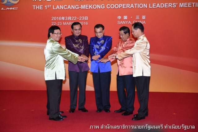 "ประยุทธ์"หารือทวิภาคี"นายกฯ จีน" ได้ข้อยุติรถไฟความเร็วสูงแล้ว ไทยจ้างจีนสร้าง เริ่ม ก.ค. 59