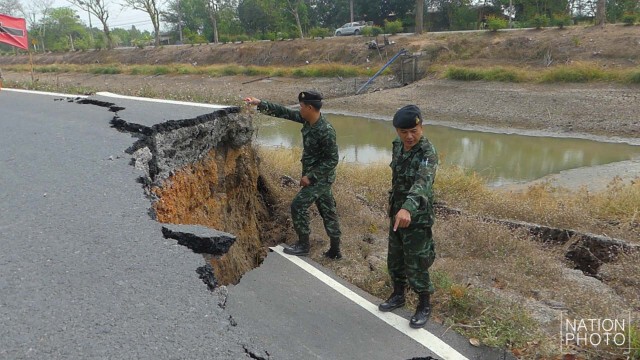 สตง.ลงพื้นที่ปทุมธานี สอบถนนเลียบคลองสิบ"ทรุดตัว"