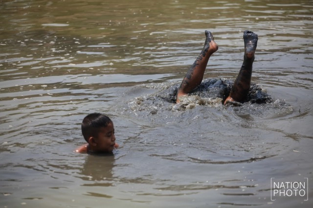 สุขเล็ก ๆ เด็กน้อย ใน คลองใหญ่