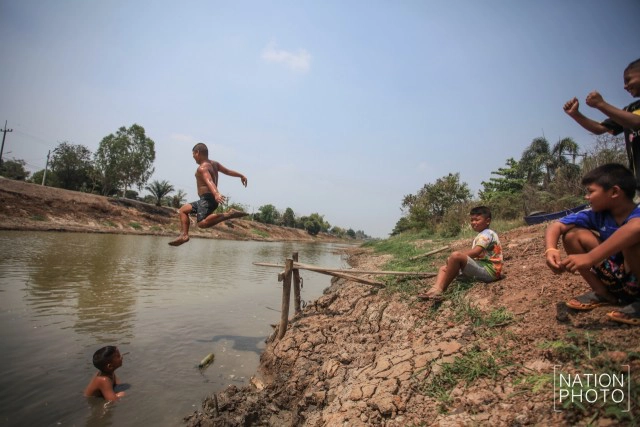 สุขเล็ก ๆ เด็กน้อย ใน คลองใหญ่