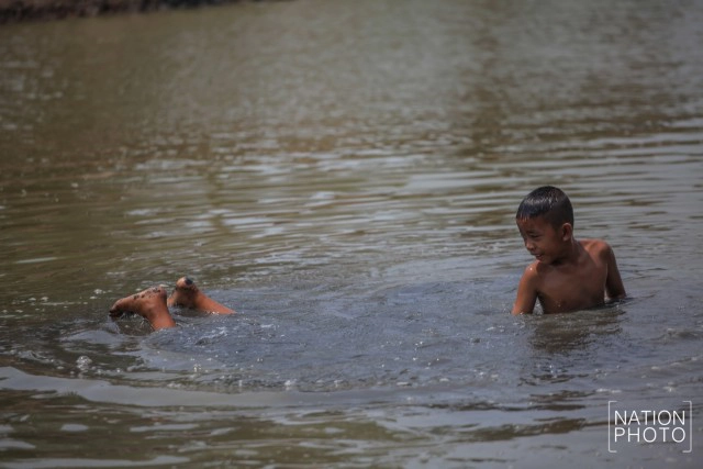 สุขเล็ก ๆ เด็กน้อย ใน คลองใหญ่