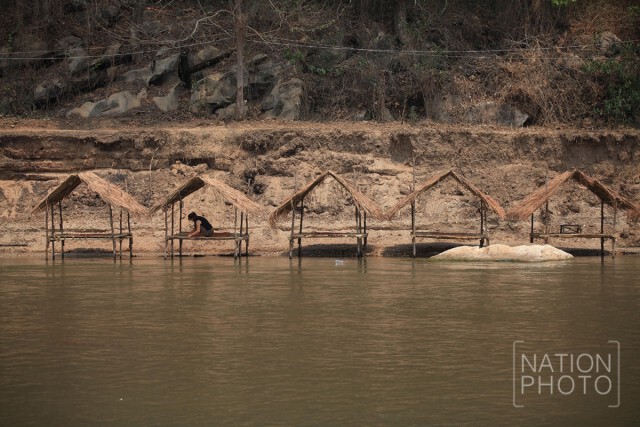 ปชช.คลายร้อน "หาดเชียงราย" น้ำลดจนเดินข้ามฝั่งได้