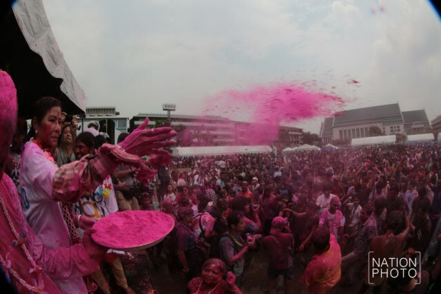 เทศกาลแห่งสีสัน... "สาดสีโฮลี" ใหญ่ที่สุดในประเทศไทย