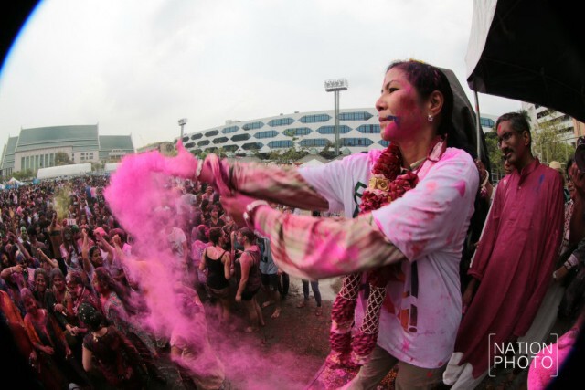 เทศกาลแห่งสีสัน... "สาดสีโฮลี" ใหญ่ที่สุดในประเทศไทย