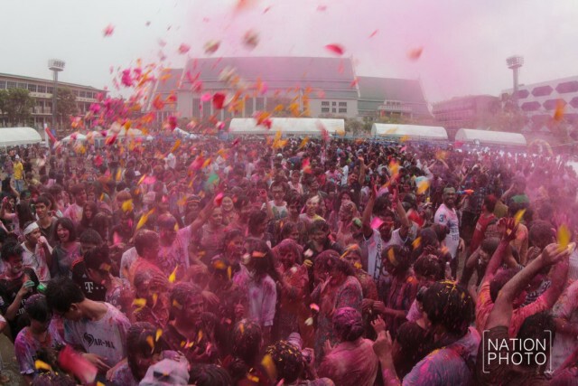 เทศกาลแห่งสีสัน... "สาดสีโฮลี" ใหญ่ที่สุดในประเทศไทย