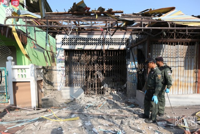 ภาพชุด : สภาพความเสียหายของบ้านเรือน หนึ่งใน 9 จุดที่ถูกลอบวางระเบิด