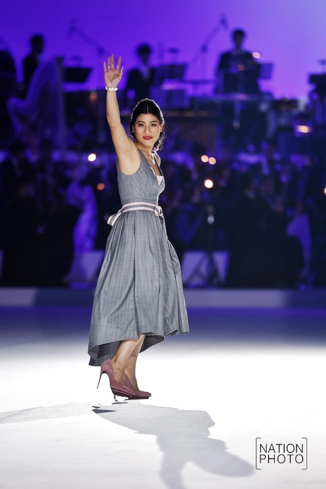 พระเจ้าหลานเธอ พระองค์เจ้าสิริวัณณวรีนารีรัตน์ ทรงนำคอลเลคชั่นทรงออกแบบแสดงแฟชั่นโชว์