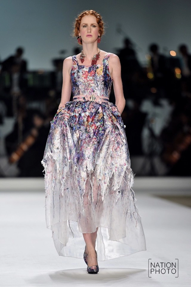 พระเจ้าหลานเธอ พระองค์เจ้าสิริวัณณวรีนารีรัตน์ ทรงนำคอลเลคชั่นทรงออกแบบแสดงแฟชั่นโชว์