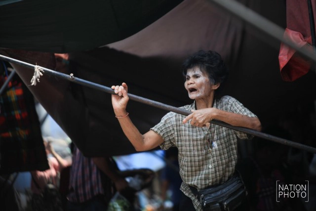 รถไฟสายบ้านแหลม-แม่กลอง วิ่งผ่าน"ตลาดร่มหุบ"อีกครั้ง