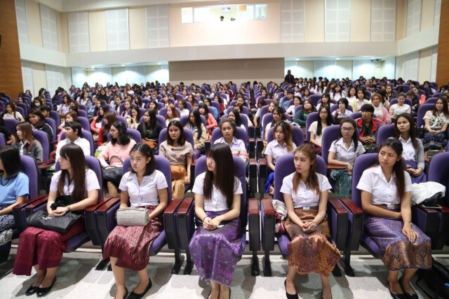 งามอย่างไทย! คณะบัญชี ม.มหาสารคาม นำ นศ. นุ่งซิ่นทุกวันพุธ