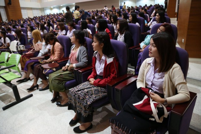 งามอย่างไทย! คณะบัญชี ม.มหาสารคาม นำ นศ. นุ่งซิ่นทุกวันพุธ