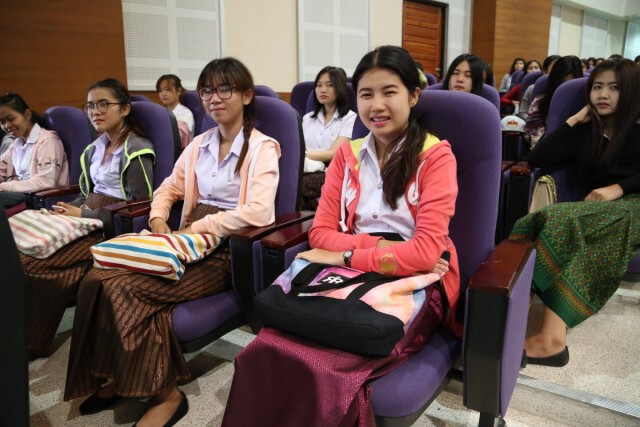 งามอย่างไทย! คณะบัญชี ม.มหาสารคาม นำ นศ. นุ่งซิ่นทุกวันพุธ