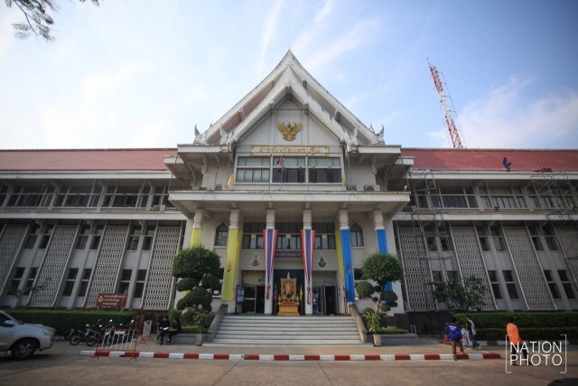 แม่ประนอมขึ้นศาลคดีลูกสาวโกงที่ดิน 
หลังยื่นถอนฟ้องโดยไม่สมัครใจ