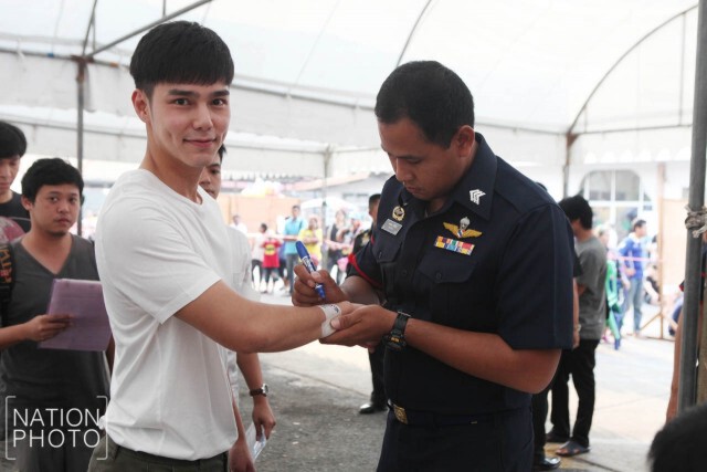 ภาพชุด "บูม กิตตน์ก้อง" สมัครทหาร เลือก "ทหารอากาศผลัด 1"