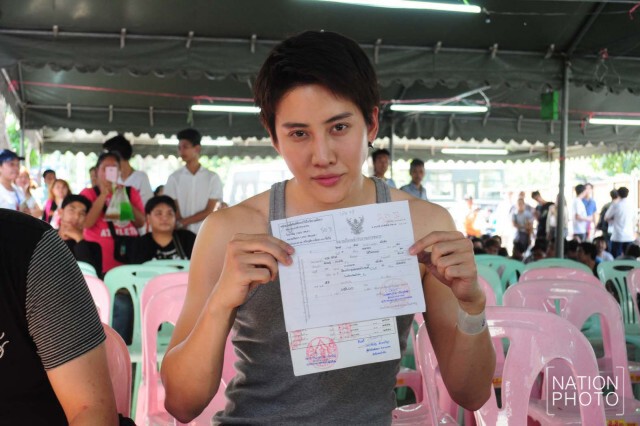 "ประวิตร" แจงปมสังคมวิจารณ์ "ดารา-นักแสดง" เป็นหอบ รอดทหาร