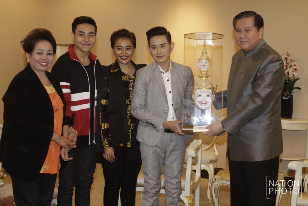 ไชยา-แอน-มิตร มิตรชัย ขอบคุณรองนายกฯ ไชยา-แอน-มิตร มิตรชัย ขอบคุณรองนายกฯ