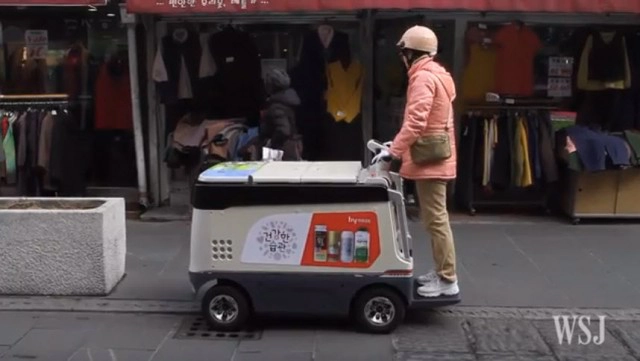 โฉมใหม่! สาวยาคูลท์เกาหลี  ใช้รถไฟฟ้าติดตู้แช่เย็น