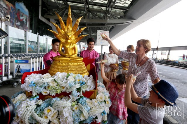 สนามบินสุวรรณภูมิ จัดกิจกรรมสงกรานต์ ปี 59
