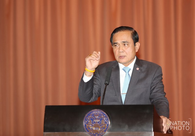 "บิ๊กตู่" เดือด! ซัด "นักการเมือง" คำถามพ่วง ทำประเทศเลวลงตรงไหน