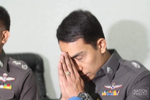 “สารวัตร”ยิงหมามอบตัว เจอแจ้ง 3 ข้อหา 
รับปกป้องเมีย ถูกหมา 20 ตัว รุมกัด