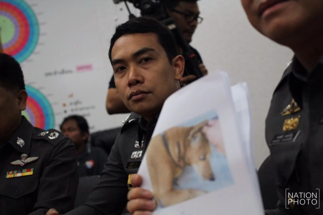 “สารวัตร”ยิงหมามอบตัว เจอแจ้ง 3 ข้อหา 
รับปกป้องเมีย ถูกหมา 20 ตัว รุมกัด