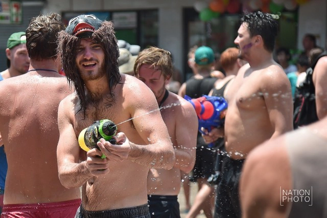 เกาะพะงัน เล่นน้ำสงกรานต์กันคึกคัก