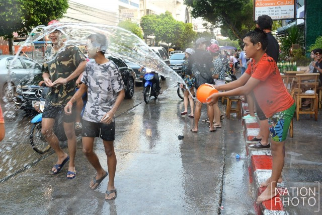 สงกรานต์โชคชัย 4 คึกคัก!