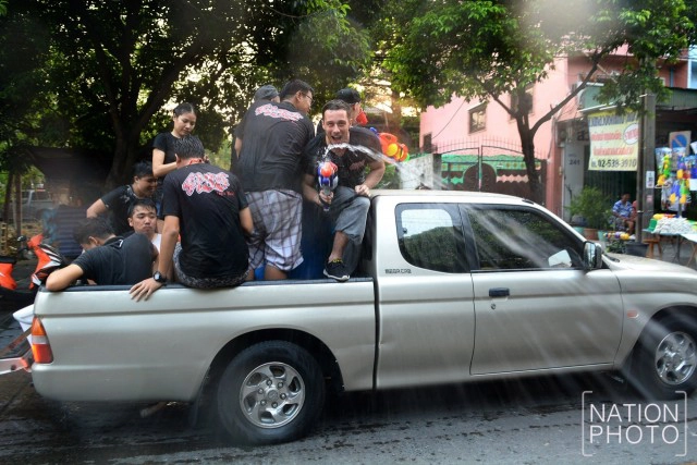 สงกรานต์โชคชัย 4 คึกคัก!