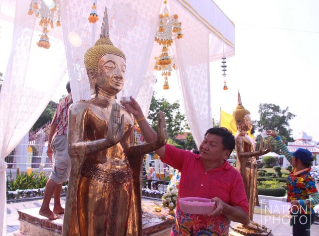 วันสงกรานต์ ที่วัดอรุณราชวรารามราชวรมหาวิหาร