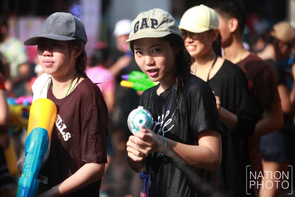 สงกรานต์สยามสแควร์ วันที่ 2 สุดคึกคัก สงกรานต์สยามสแควร์ วันที่ 2 สุดคึกคัก