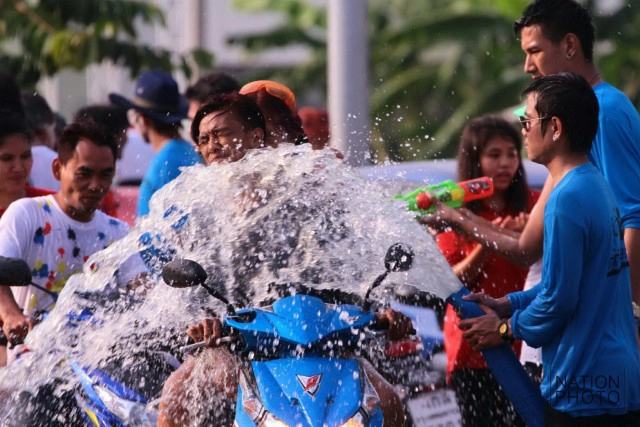 สงกรานต์ถนนเลียบคลองทวีวัฒนา