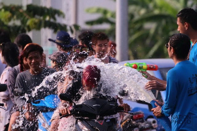 สงกรานต์ถนนเลียบคลองทวีวัฒนา