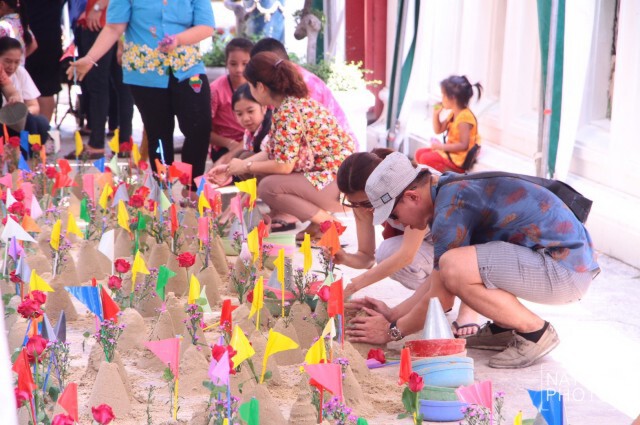 ภาพชุด : สงกรานต์ ที่วัดพระเชตุพนฯ