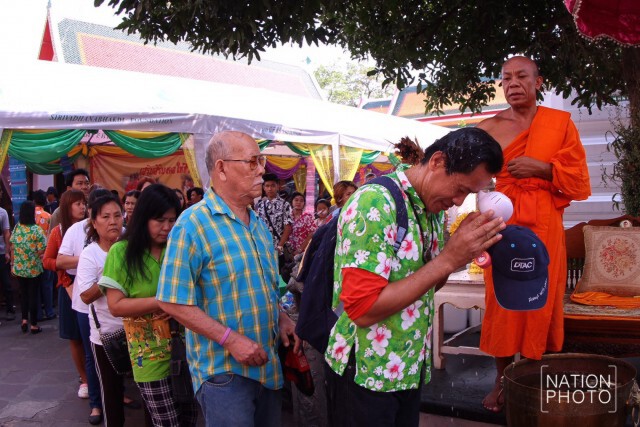 ภาพชุด : สงกรานต์ ที่วัดพระเชตุพนฯ