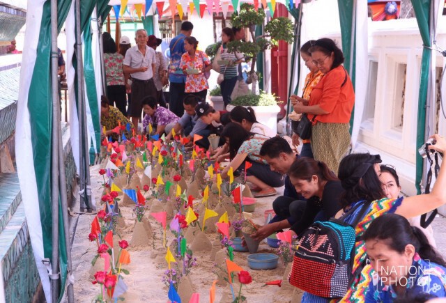 ภาพชุด : สงกรานต์ ที่วัดพระเชตุพนฯ