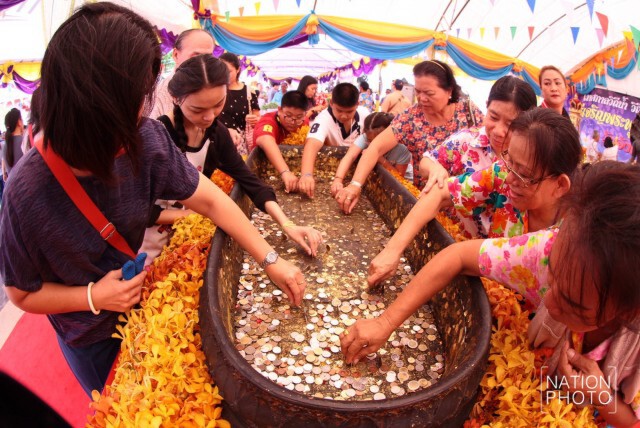 ภาพชุด : สงกรานต์ ที่วัดพระเชตุพนฯ