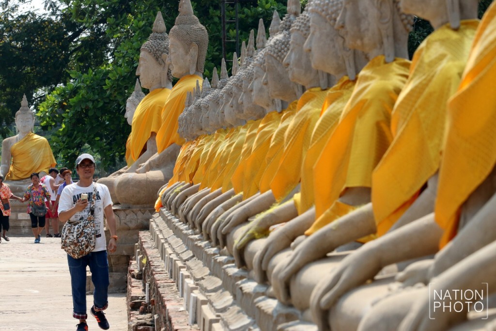 ไหว้พระขอพรที่วัดใหญ่ชัยมงคล ช่วงเทศกาลสงกรานต์ ไหว้พระขอพรที่วัดใหญ่ชัยมงคล ช่วงเทศกาลสงกรานต์