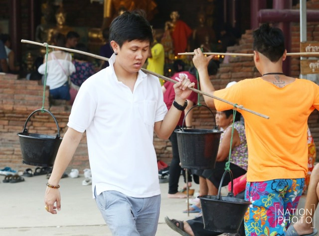 หาบน้ำแก้บน...วัดโพธิ์เก้าต้น สิงห์บุรี