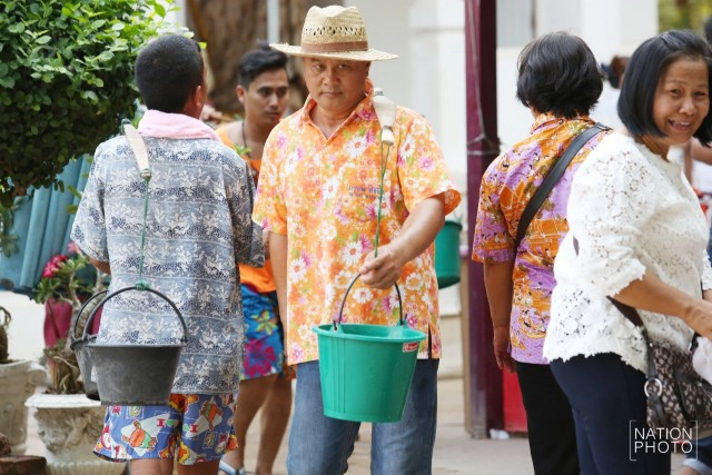 หาบน้ำแก้บน...วัดโพธิ์เก้าต้น สิงห์บุรี