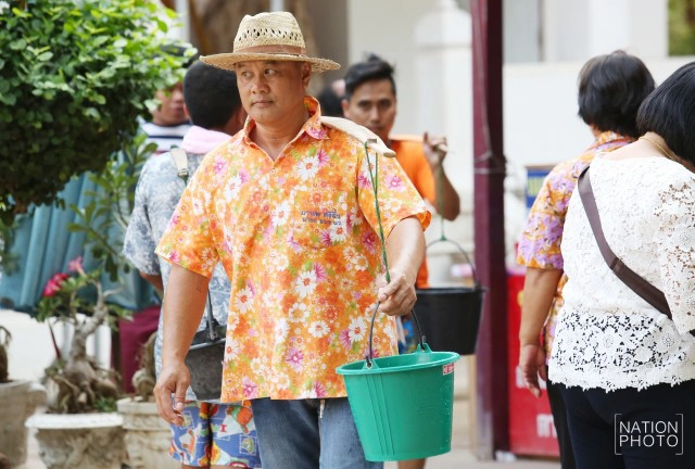 หาบน้ำแก้บน...วัดโพธิ์เก้าต้น สิงห์บุรี