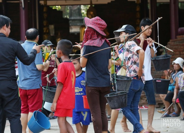 หาบน้ำแก้บน...วัดโพธิ์เก้าต้น สิงห์บุรี