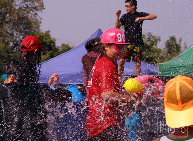 เล่นสงกรานต์วันที่ 3 ถนนเลียบคลองทวีวัฒนา