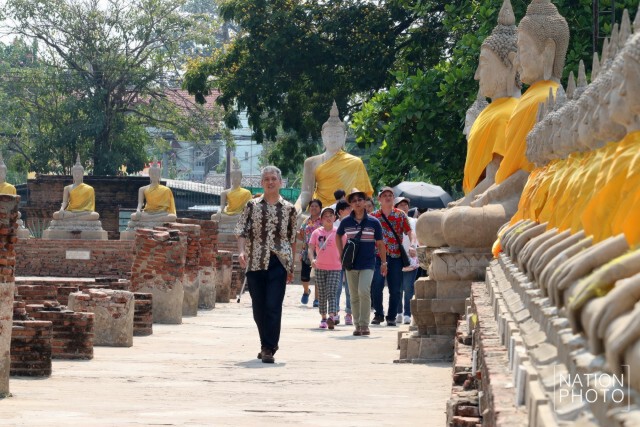 ไหว้พระขอพรที่วัดใหญ่ชัยมงคล ช่วงเทศกาลสงกรานต์