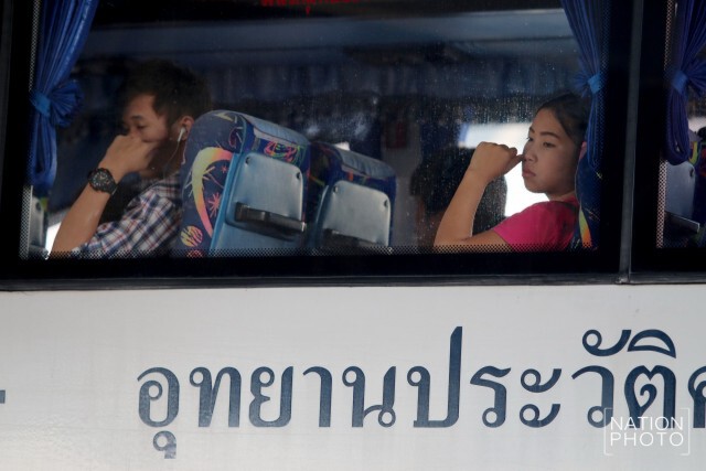 ผู้คนทยอยกลับจากภูมิลำเนา ที่สถานีขนส่งผู้โดยสารหมอชิต ยังไม่หนาแน่น