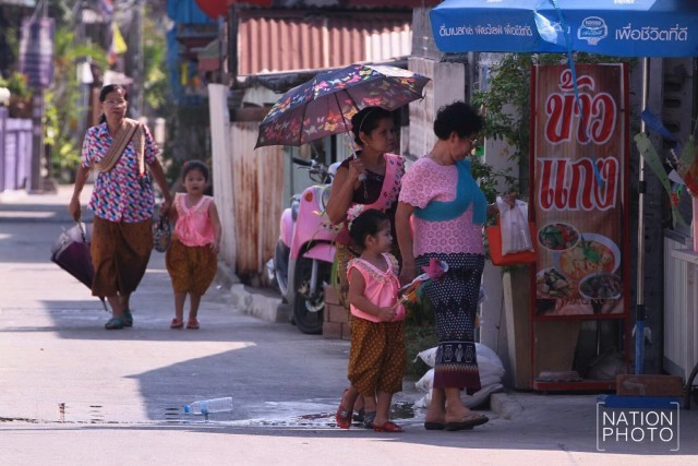 งานสงกรานต์ไทยรามัญ ที่วัดบางกระดี่